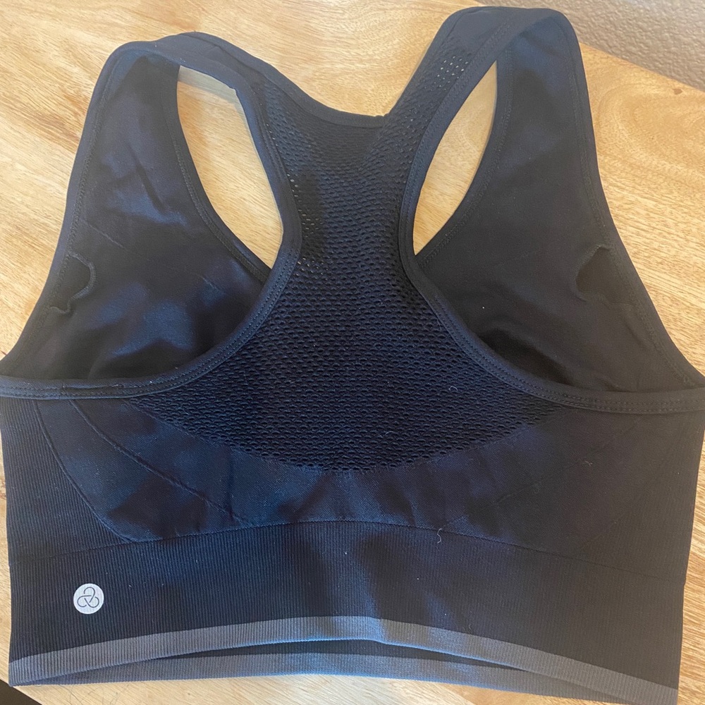 50% OFF Zella Pulse Seamless Sports Bra Black